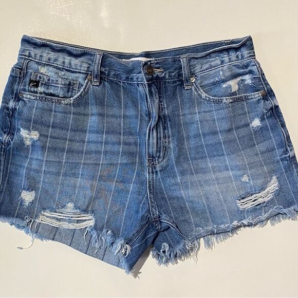 Kancan High Rise Distressed Fray Hem Denim Shorts Women's Size 11/29 - Picture 2 of 16